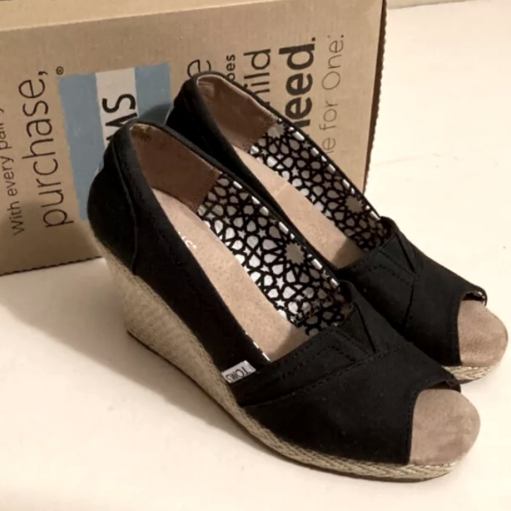 TOMS Black Open Toe Espadrille Wedge Sandal Women’s Size 6.5
